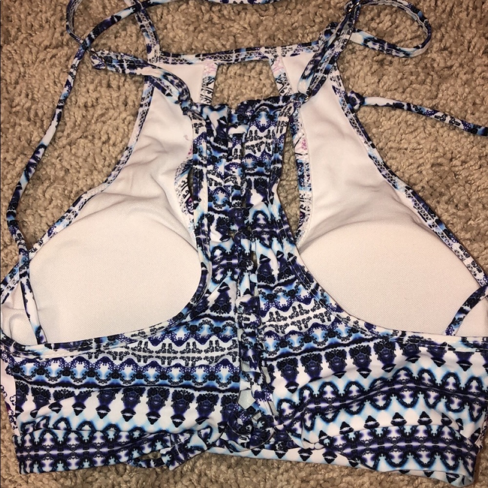 Swimsuit - Picture 7 of 8